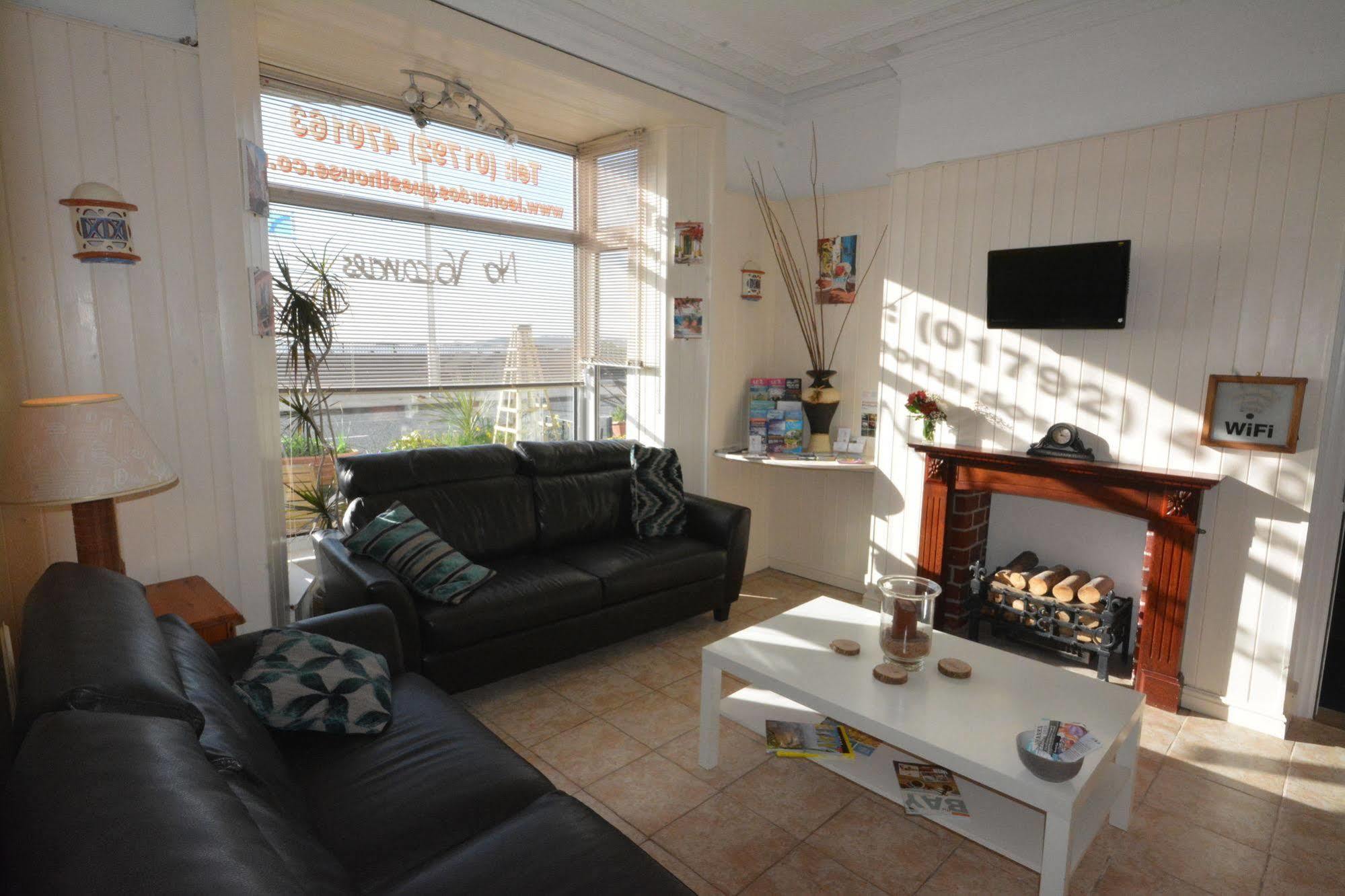 Leonardos Guest House Swansea Exterior photo