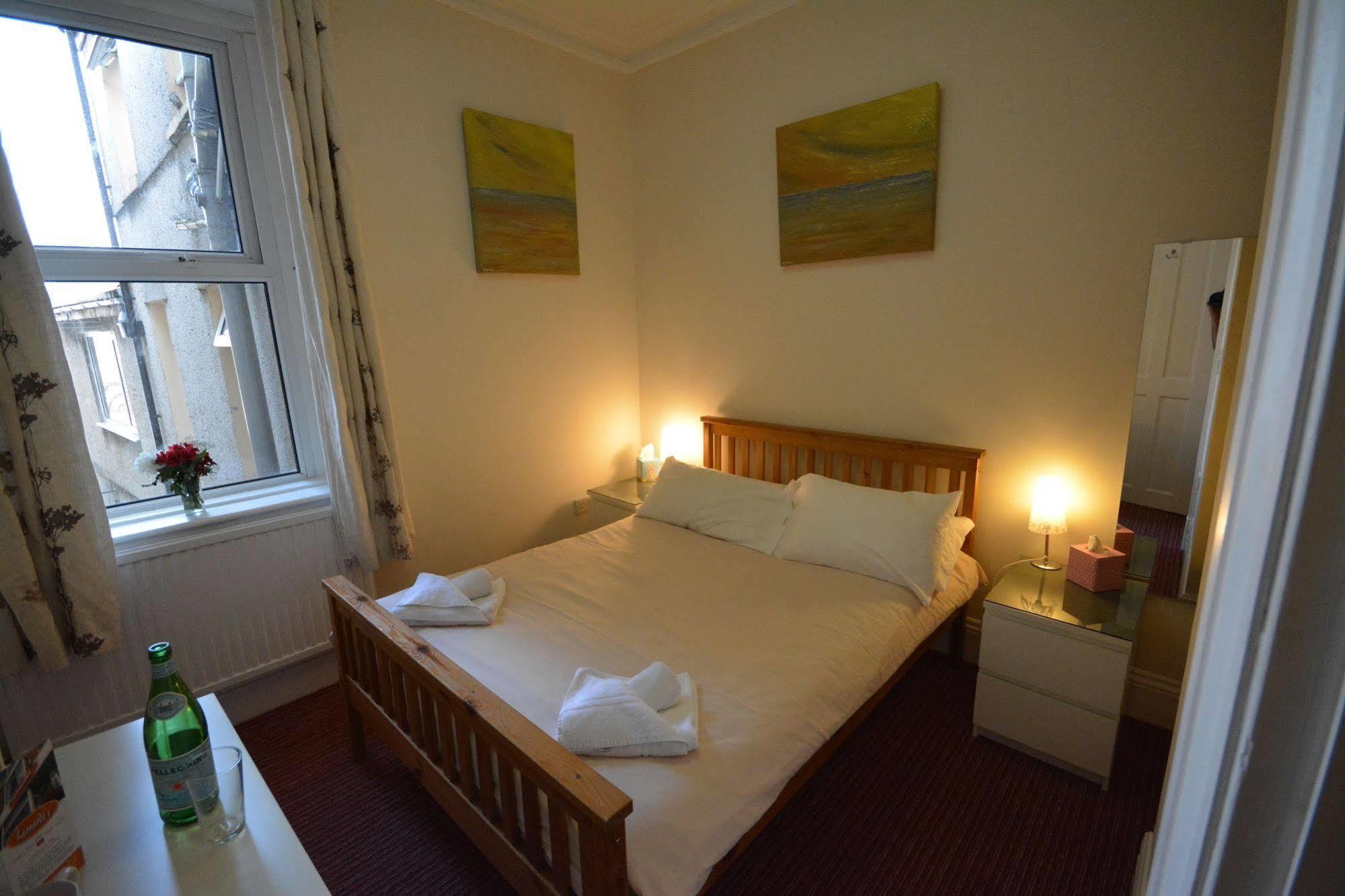 Leonardos Guest House Swansea Exterior photo