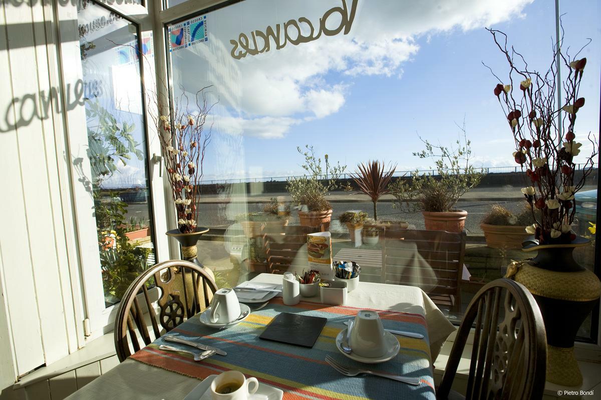 Leonardos Guest House Swansea Exterior photo